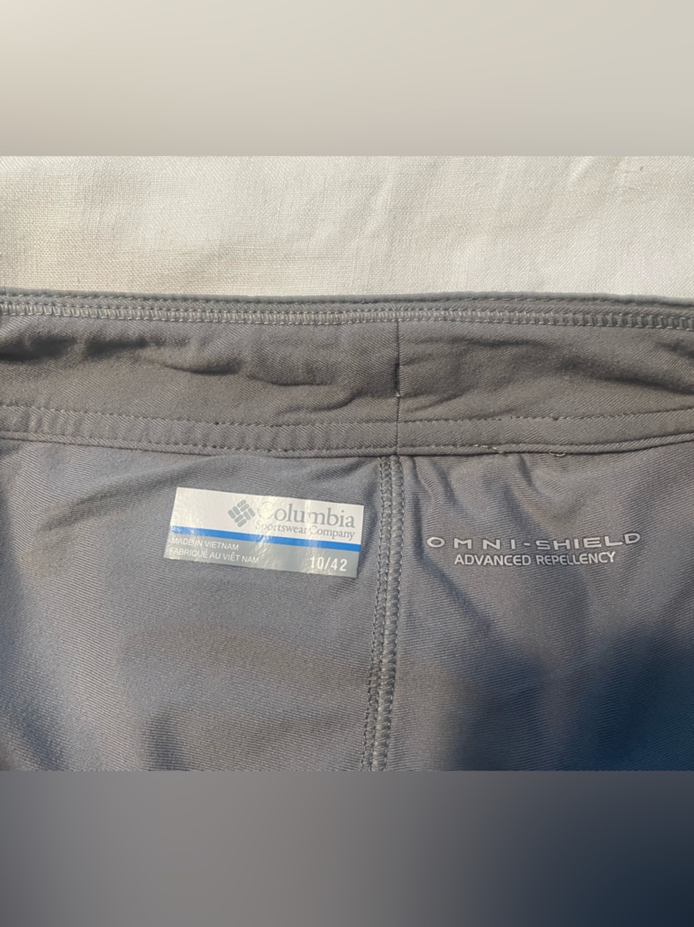 Columbia Light Gray Active Skort with Interior Drawstring Sz 10 - Picture 4 of 9
